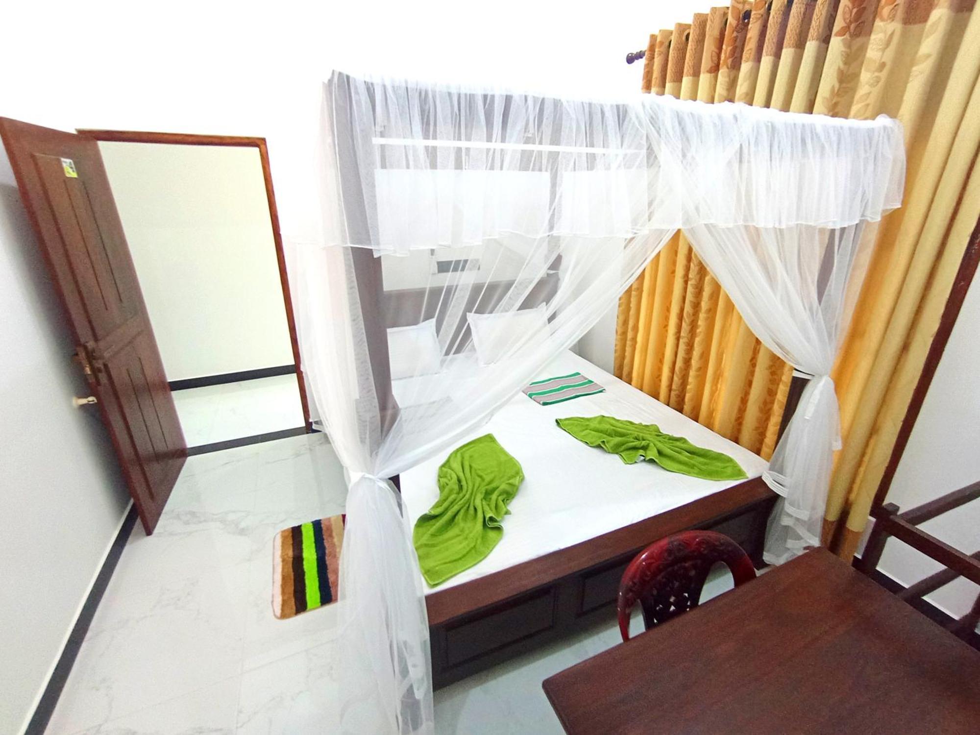 Amal Guest House Mirissa Exterior foto