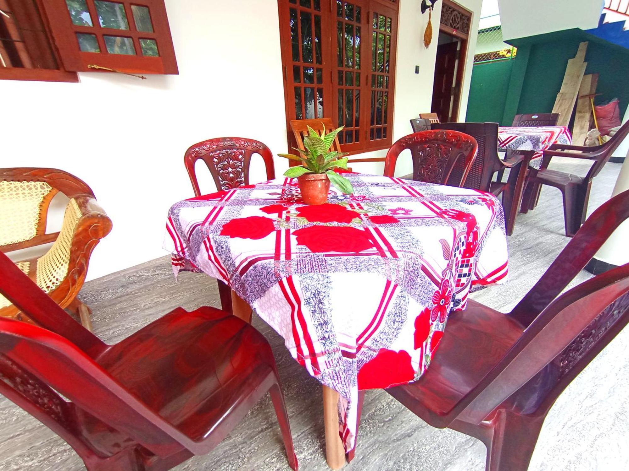Amal Guest House Mirissa Exterior foto